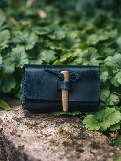 Trollfelsen Mittelalter Tranktasche 3er Holzverschluss Schwarz geschlossen